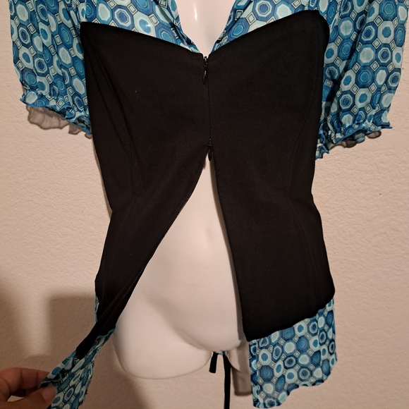 Dressbarn blouse with attached corset. Size Large - Picture 7 of 12